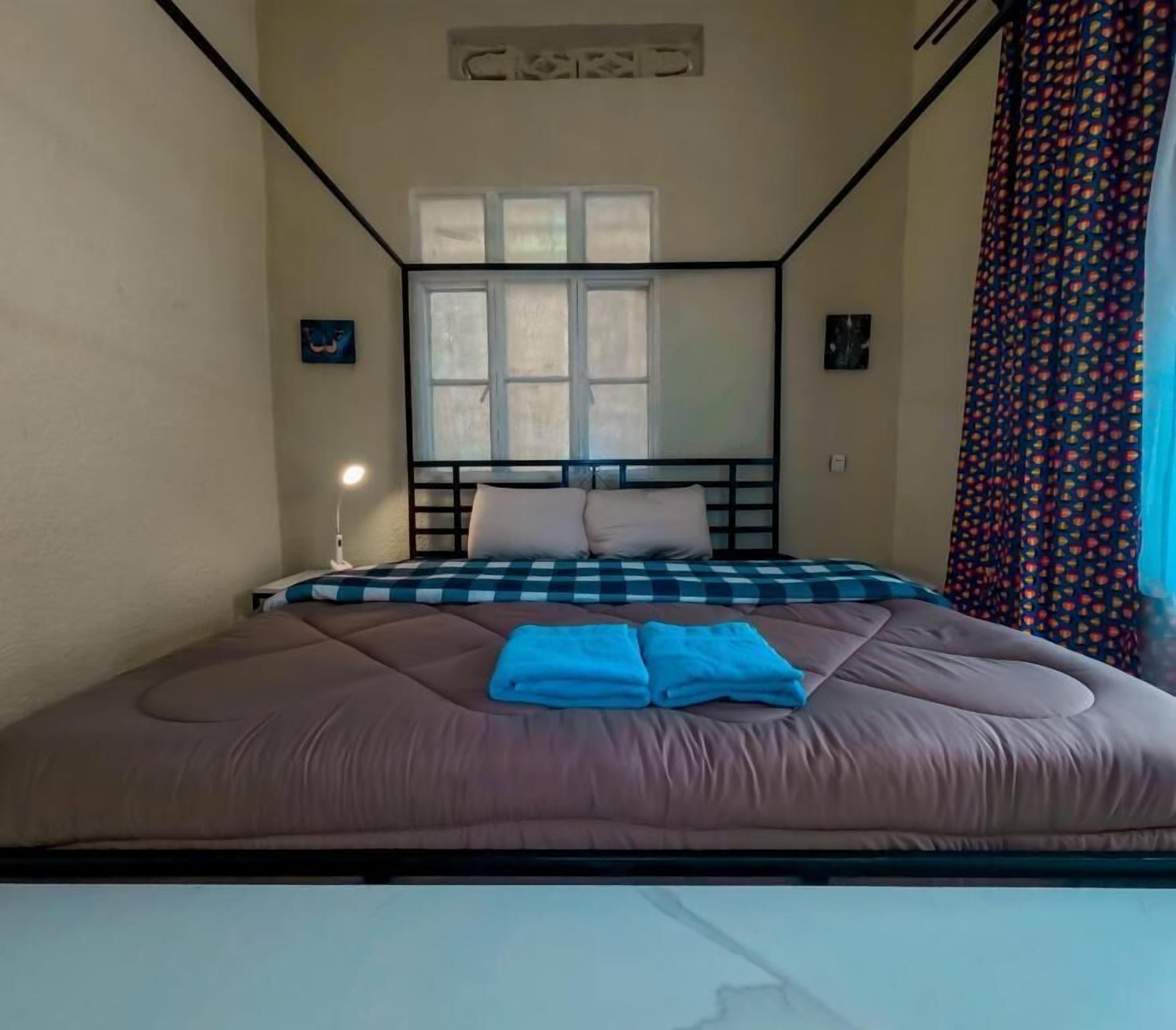 Standard Double Room, Balcony, Courtyard View | Iron/ironing board, free WiFi