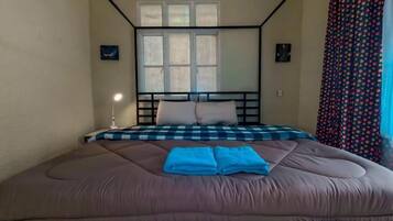 Standard Double Room, Balcony, Courtyard View | Iron/ironing board, free WiFi