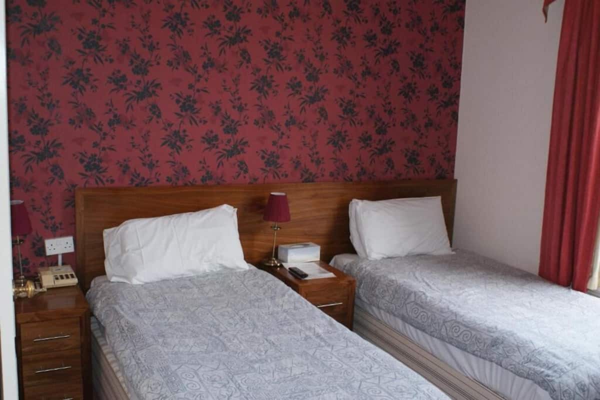 Iron/ironing board, free WiFi