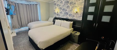 豪華三人房 | 熨斗/熨衣板、免費無線上網