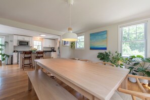 Dining - Relaxing Coastal Escape Minutes to Beach (North Kingstown)