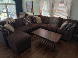 TV - The Horizon House- Entire house only a few minutes away from downtown Brookville (Brookville)