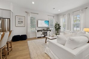 Smart TV - Coastal Comfort - Pool - 1 Block from Beach (Pass Christian)