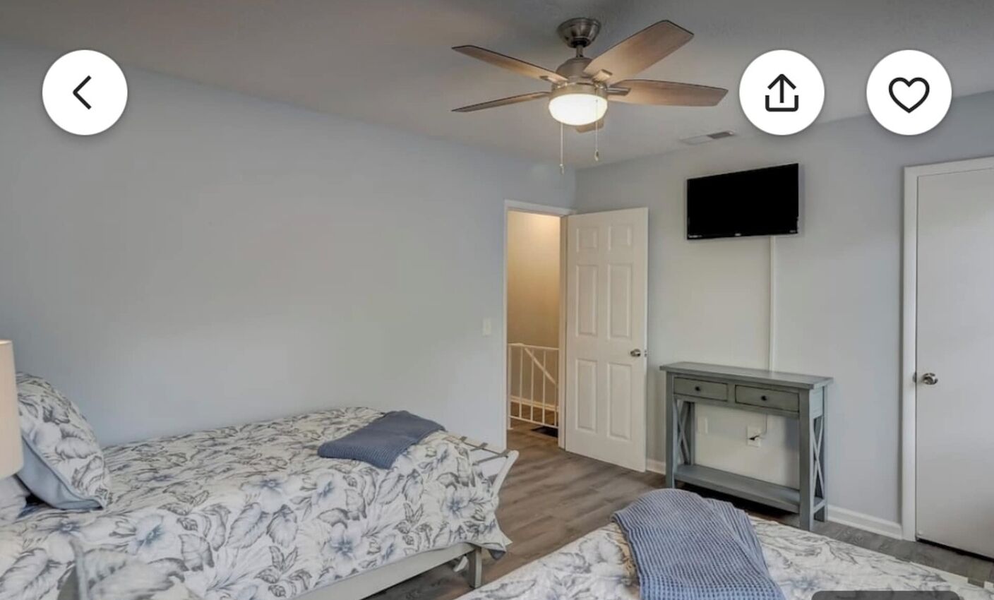 Iron/ironing board, travel cot, WiFi, bed sheets