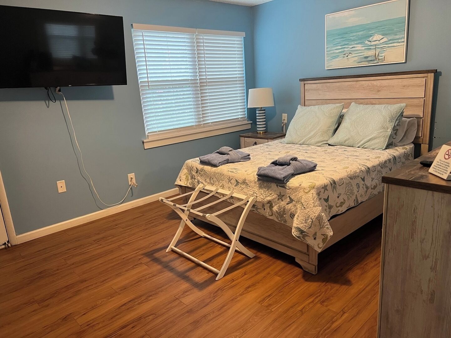 Iron/ironing board, travel cot, WiFi, bed sheets
