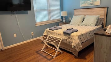 Iron/ironing board, travel cot, WiFi, bed sheets