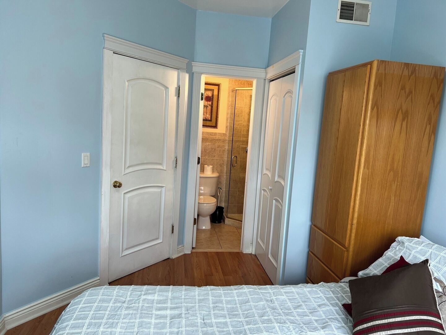 2 chambres, fer et planche à repasser, Wi-Fi, draps fournis