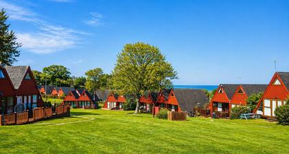 Sea View Coastal Lodge | Pool, Tennis & Family Fun | Walk to Beach | Near Deal