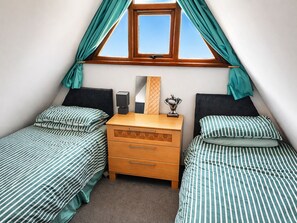 2 bedrooms, iron/ironing board, WiFi, bed sheets
