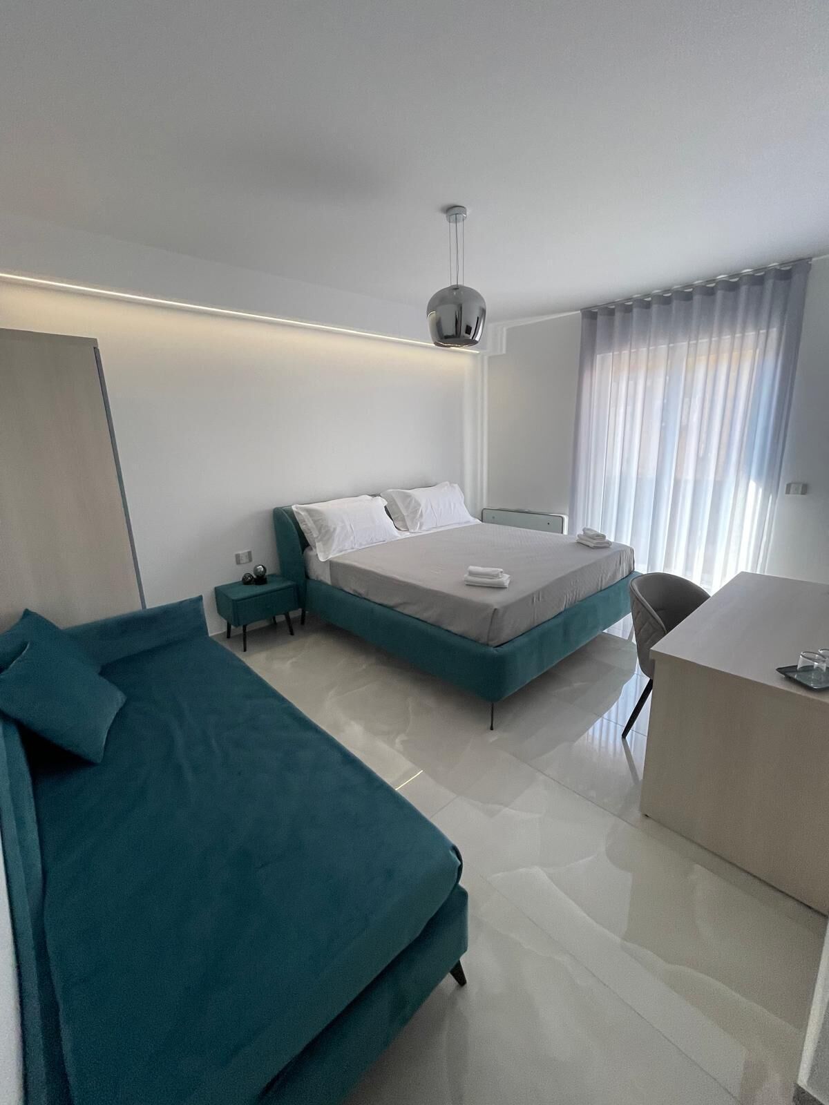 Egyptian cotton sheets, premium bedding, down duvets, pillow-top beds