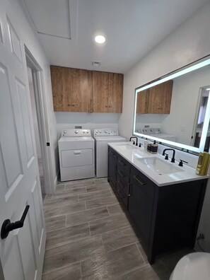 Shower, towels, soap, toilet paper -  Comfortable 2-Bedroom Home for Families or Work Travelers with Kitchen and Bath (Glendale)