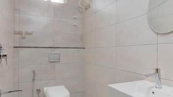 Double Room, Penyaman udara, Mountain View | Bilik Mandi | Pancuran mandi, kelengkapan dandanan diri percuma, tuala disediakan