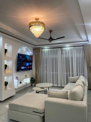 Living area - Marvelous apartment with AC in peaceful Mombasa neighborhood (Mombasa)