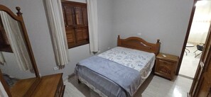 2 chambres, fer et planche Ă repasser, Wi-Fi, draps fournis