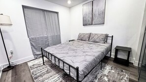 2 chambres, fer et planche à repasser, Wi-Fi, draps fournis