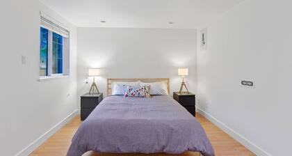 Cozy and Calm: Modern Studio with Private Entrance