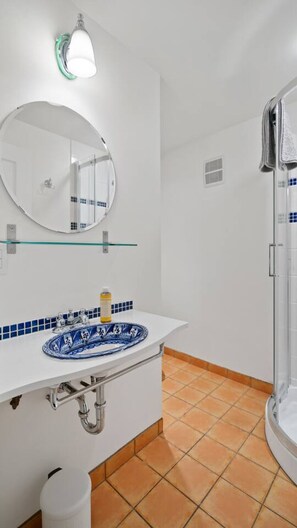 Bathroom - Cozy and Calm: Modern Studio with Private Entrance (Vancouver)