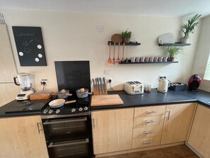 Private kitchen -  Cosy Cottage Sleeps 8 in Newburgh, Fife (Newburgh)