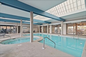 Piscine couverte, piscine extérieure