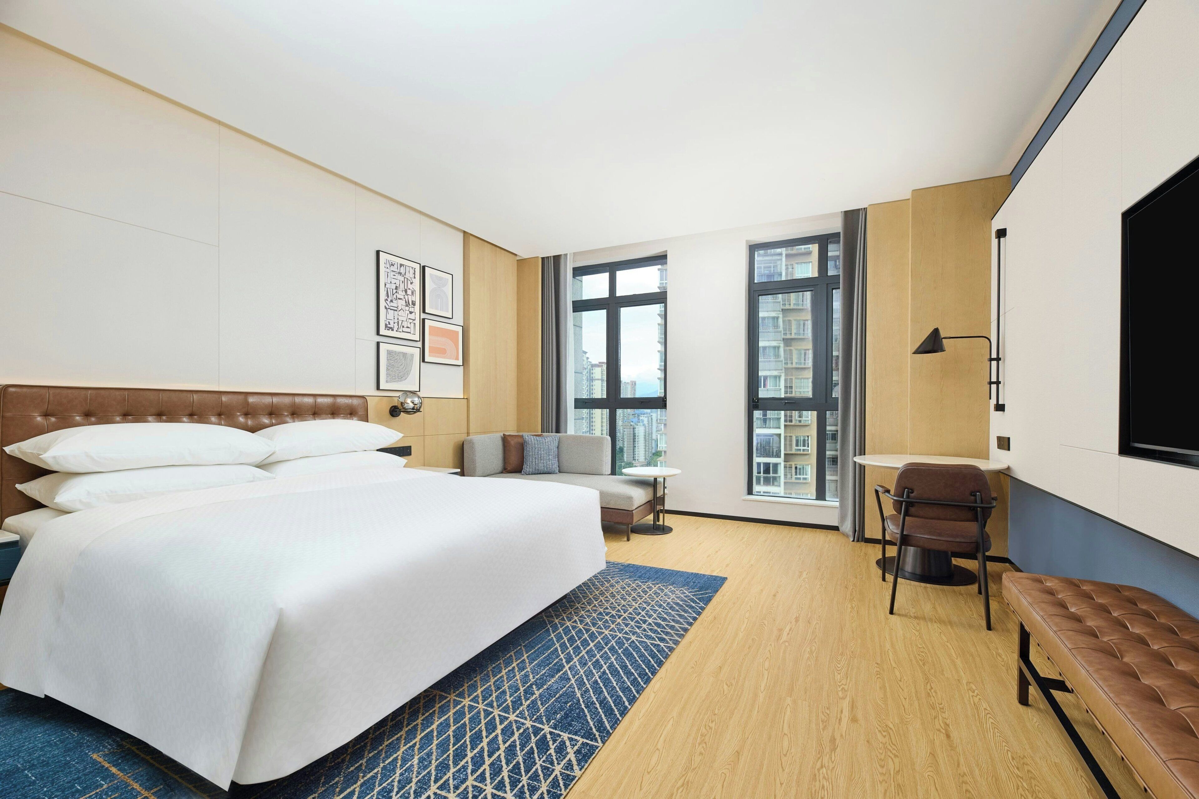 Premium Room, 1 King Bed | Lounge