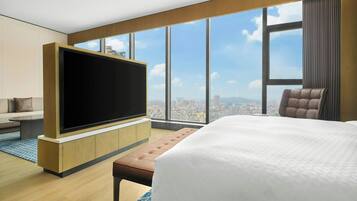 Suite « Premier », 1 trÚs grand lit, vue ville | Literie de qualité supérieure, coffres-forts dans les chambres