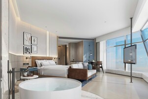 Premier Room, 1 King Bed, Smoking, Ocean View