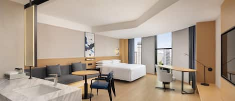 Premium Room, 1 King Bed, City View