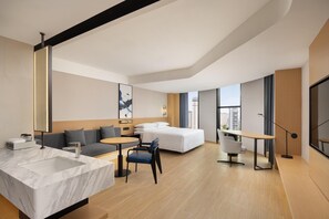 Premium-Zimmer, 1 King-Bett, Stadtblick | Daunenbettdecken, Zimmersafe, Verdunkelungsvorhänge, kostenloses WLAN