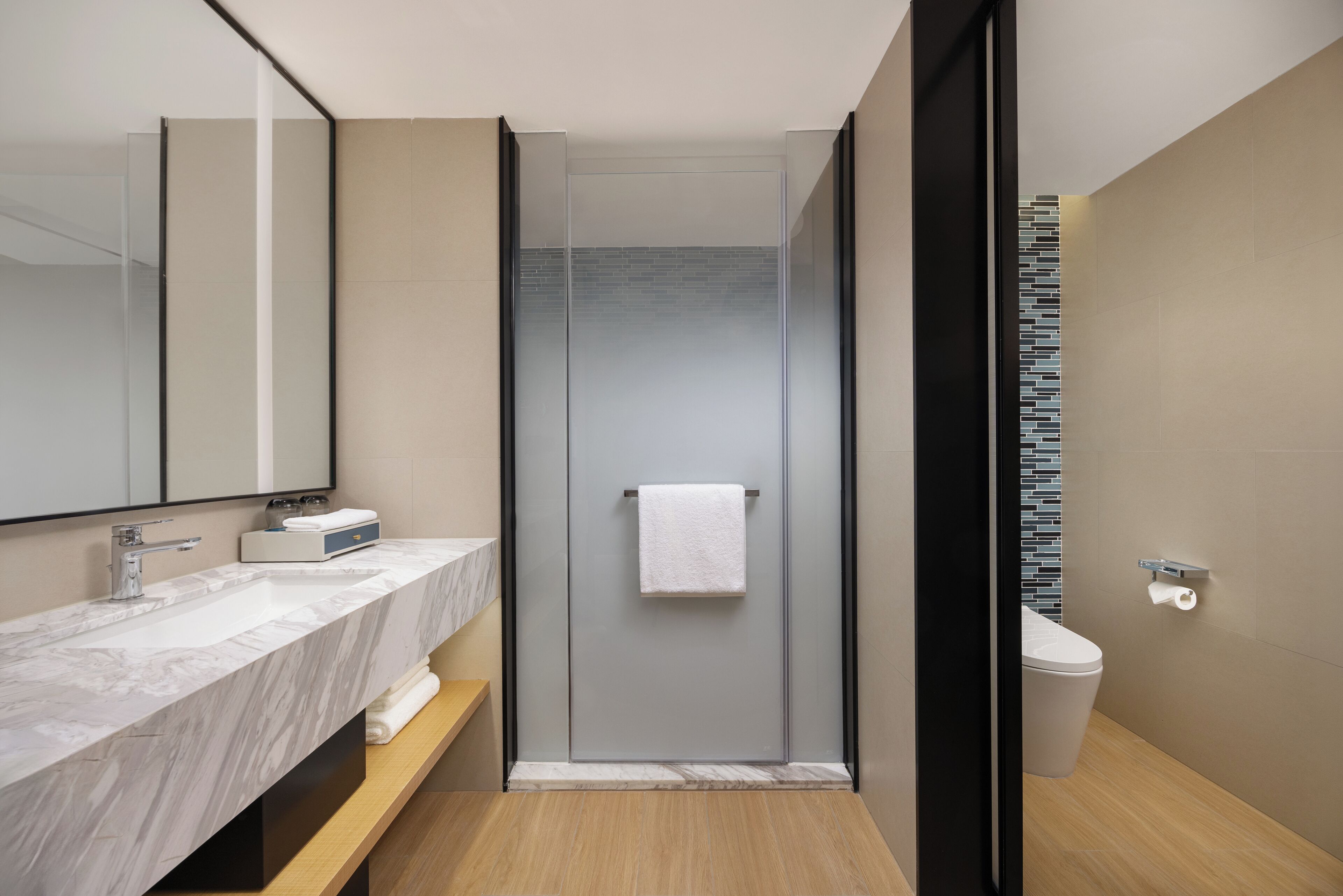 Down duvets, in-room safe, blackout curtains, free WiFi