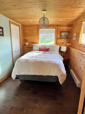 3 bedrooms, iron/ironing board, WiFi, bed sheets - Stay on the Coast | Steps to EC Trails, Private Torbay Retreat | Family Friendly (Torbay)