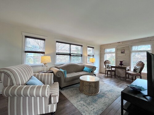 Stay on the Coast | Steps to EC Trails, Private Torbay Retreat | Family Friendly