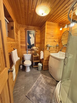 Shower, hair dryer, towels, soap - Stay on the Coast | Steps to EC Trails, Private Torbay Retreat | Family Friendly (Torbay)