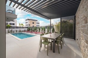 Outdoor dining - Respiro Residence - South villa (Kaštel Kambelovac)