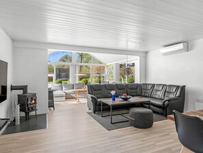 TV, fireplace - "Garlef" - 10km from the sea by Interhome (Oksbøl)