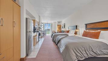 1 bedroom, bed sheets