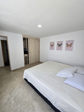 Iron/ironing board, Internet, bed sheets - Beautiful family apartment close to everything!! in the heart of Sabaneta. (Sabaneta)