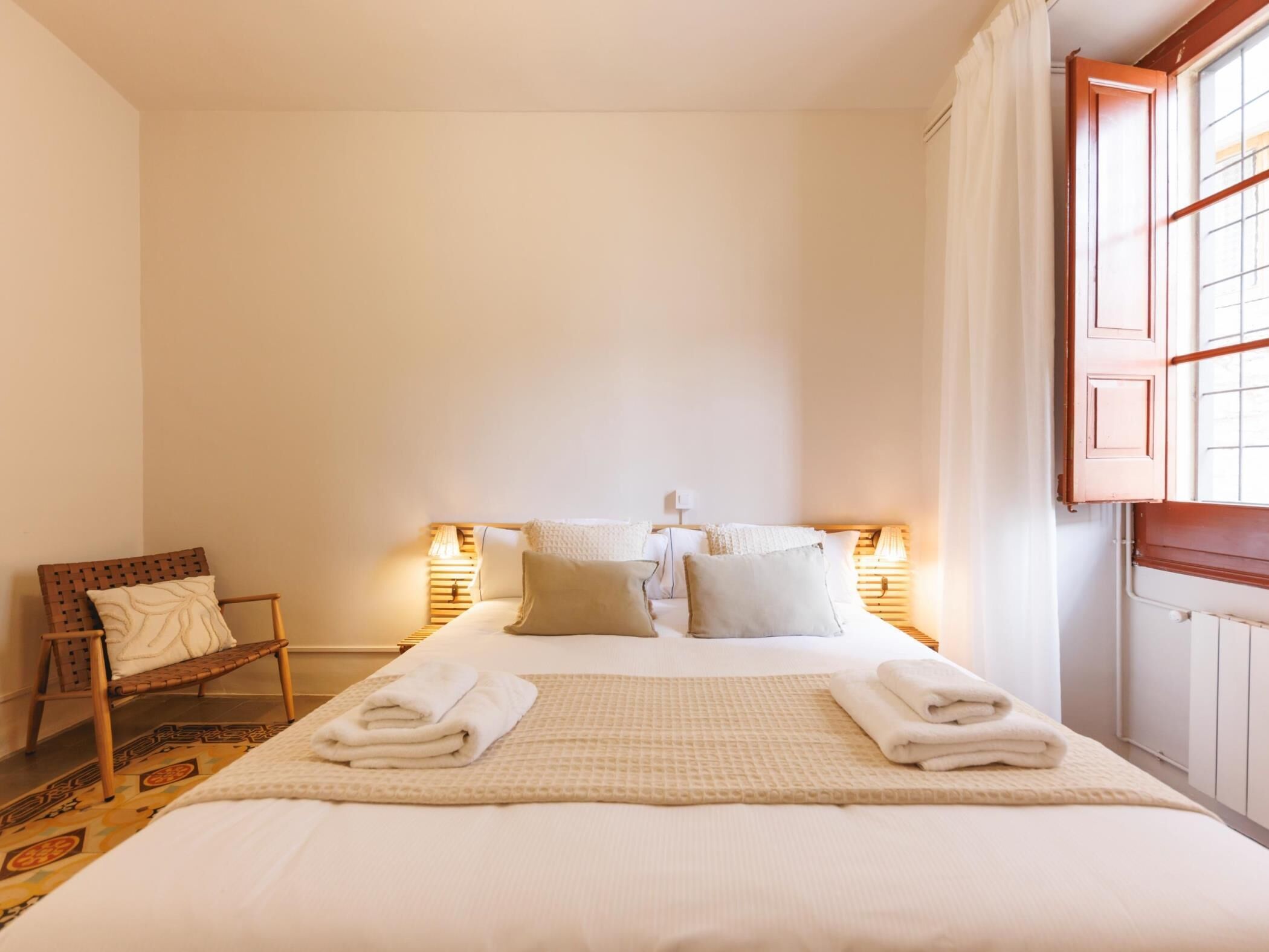 Iron/ironing board, Internet, bed sheets