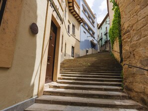 Exterior - Llebre - Holiday Apartment Rental in Girona | Bravissimo (Girona)