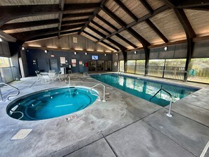 Indoor pool - Windward Pointe 3 Bed 2 Bath - Sleeps 10.  Free Daily Activities! (Orange Beach)