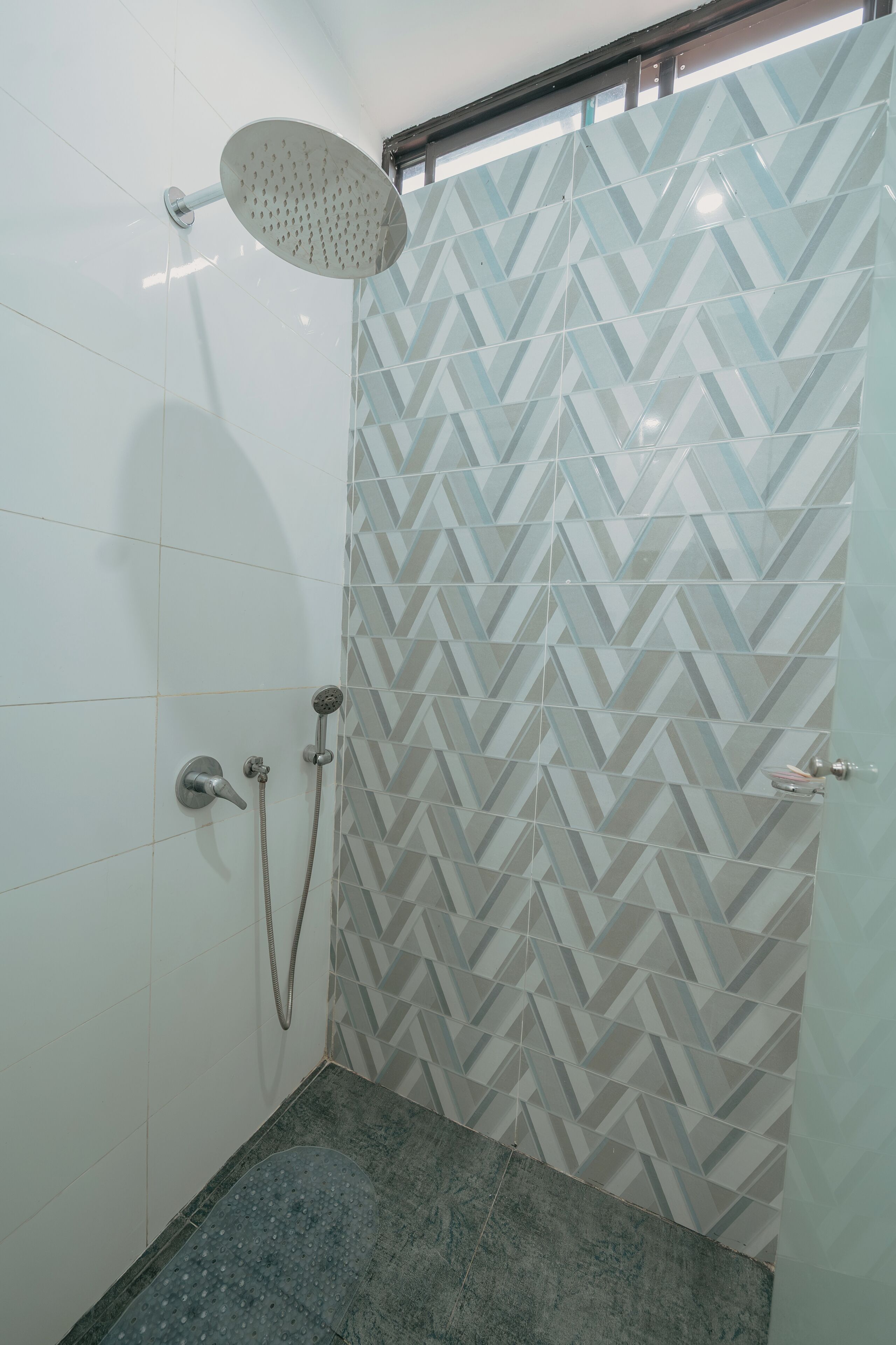 Dusche, Handtücher, Seife, Toilettenpapier
