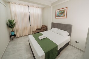 Iron/ironing board, Internet, bed sheets