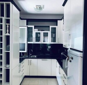 Private kitchen - Stylish 2-room apartment - 5 min to the beach & center + parking space (Budva)
