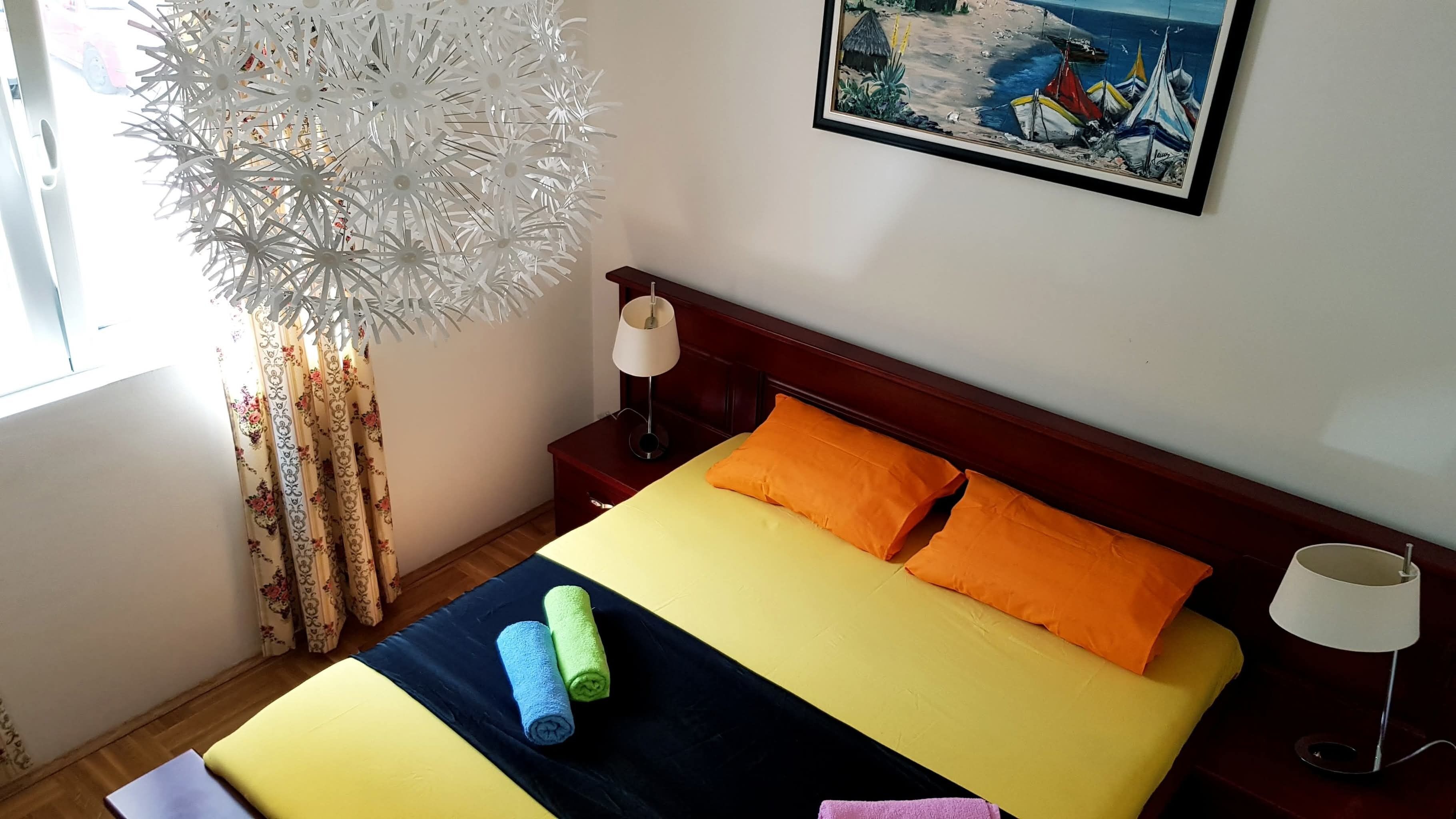 Iron/ironing board, WiFi, bed sheets