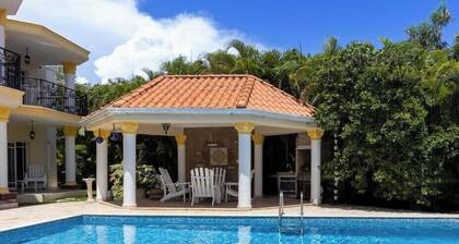 La Perla by Suarez Properties | Pool, Jacuzzi, BBQ