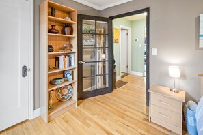 Interior - Serenity Nook (Milwaukie)