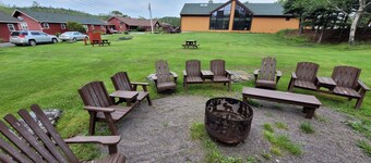 Farmhouse: Spacious 3-Bedroom at Liscomb Lodge