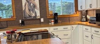 Farmhouse: Spacious 3-Bedroom at Liscomb Lodge