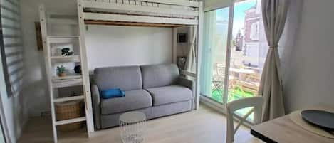 Televisión, libros y estéreo
