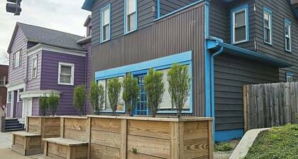 Boho loft is a fabulous 2-bedroom apartment close to downtown