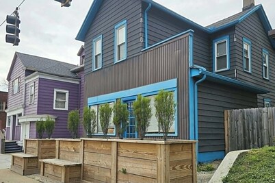 Boho loft is a fabulous 2-bedroom apartment close to downtown